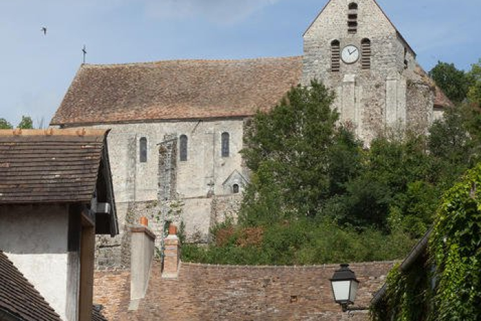 Réserve naturelle et cité féodale